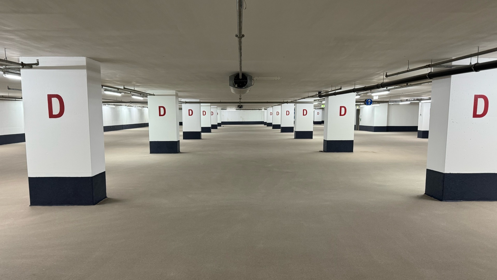 Underground Car Park Frankfurt Main Station Nord P1