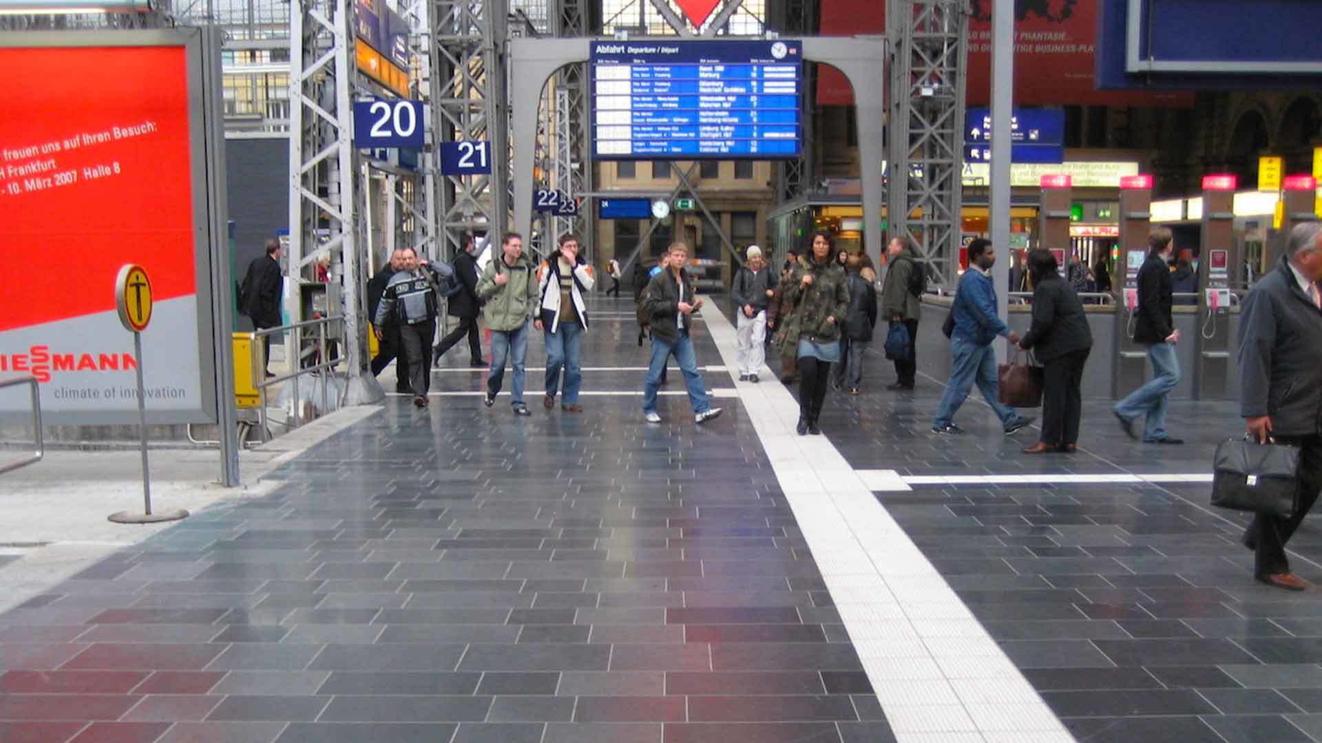 Deckenverstärkung fertiggestellt mit Natursteinbelag am Frankfurter Hauptbahnhof
