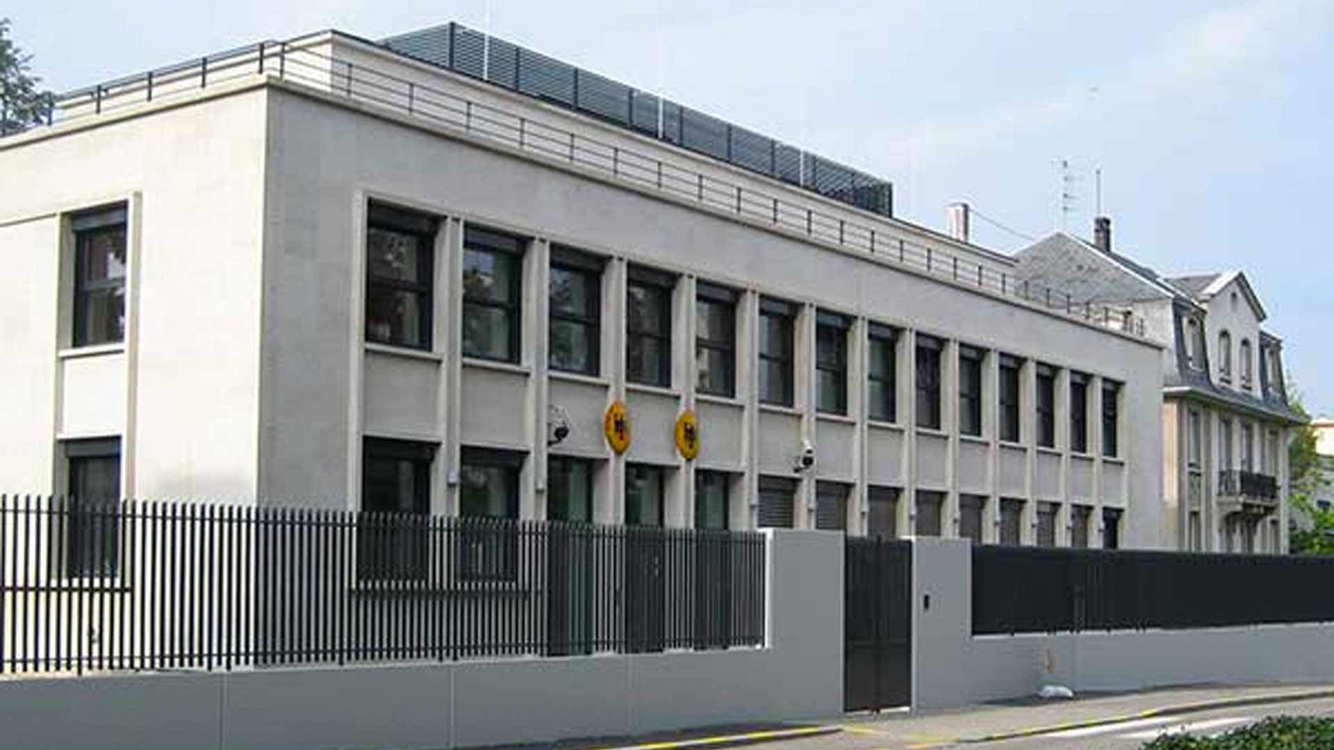 Protective wall of the German Consulate General